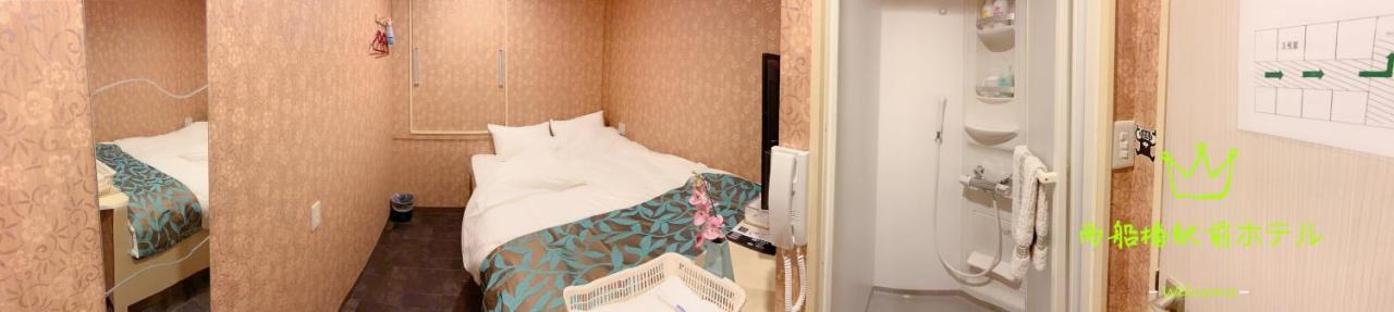 西船橋駅前 Hotel Funabashi Buitenkant foto